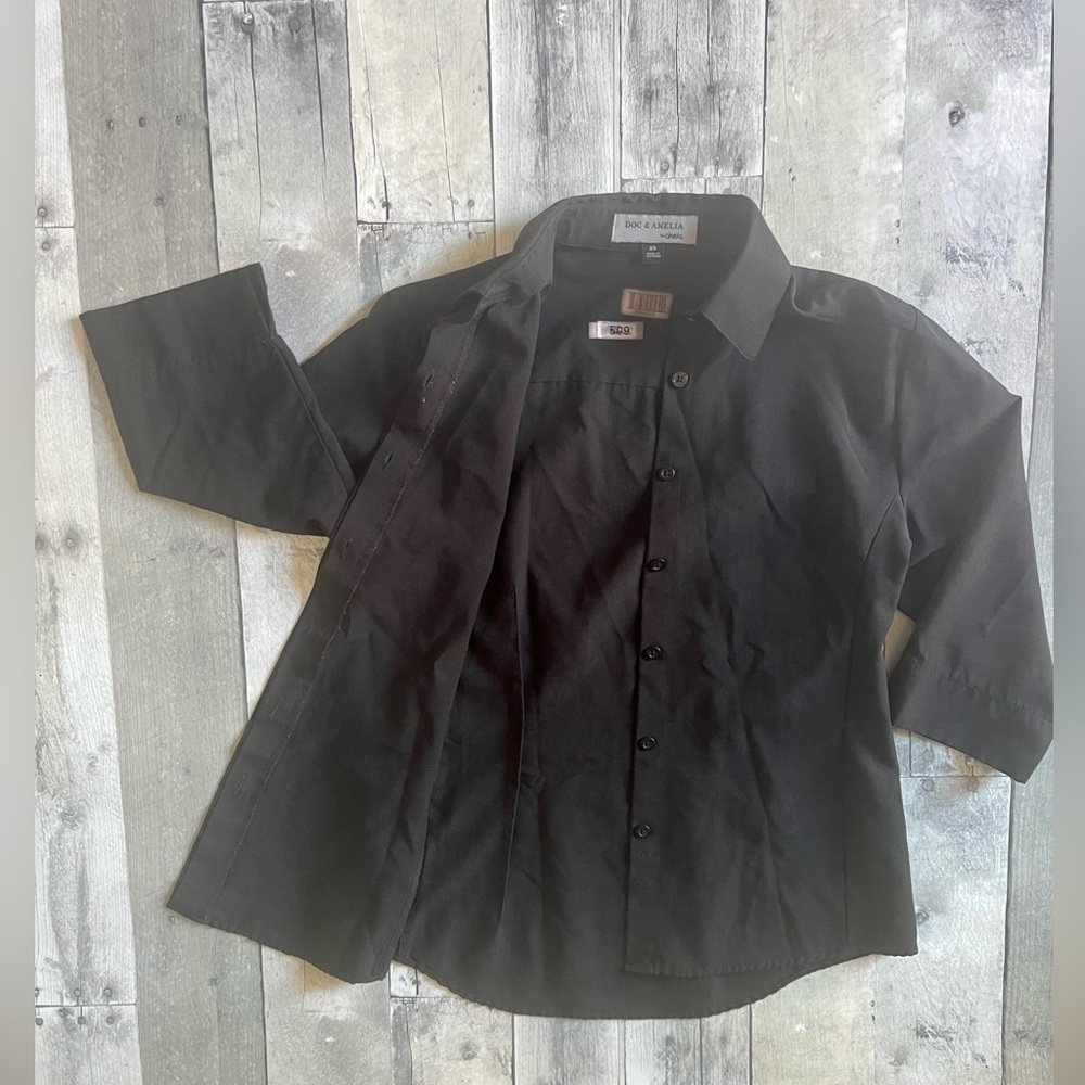 DOC & AMELIA Button Down shirt